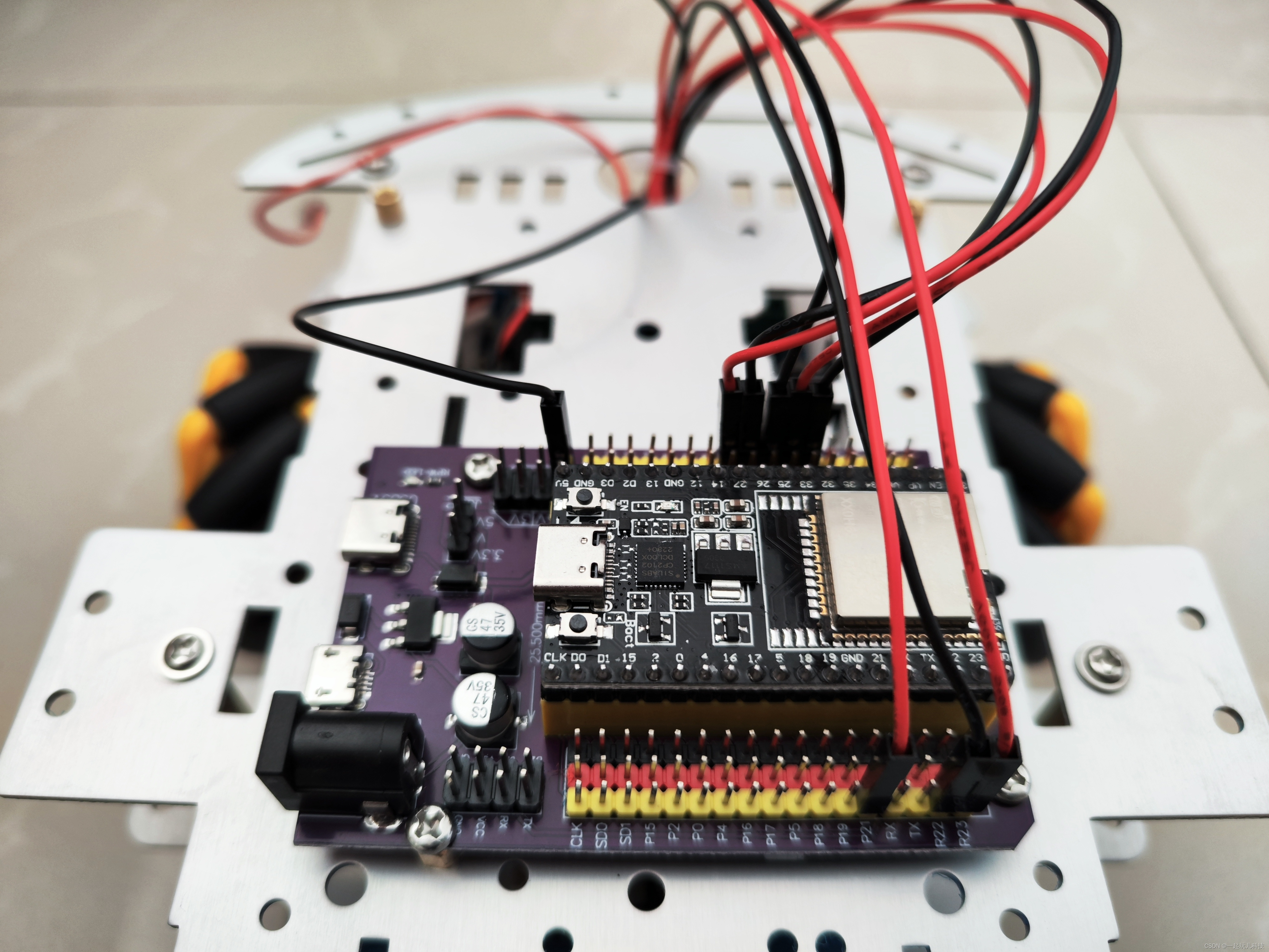 一起玩儿物联网人工智能小车（ESP32）——13. 用ESP32的GPIO控制智能小车运动起来（一）